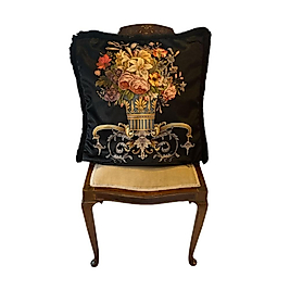 Vazoda Çiçekler Kırlent Yastık Kılıfı