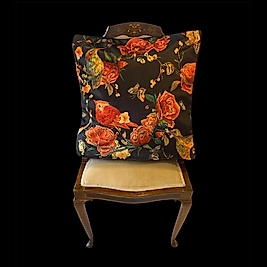 Kırmızı Güller ve Kuş Kırlent Yastık Kılıfı