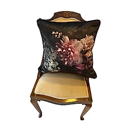 Pembe Çiçekli Siyah Kırlent Yastık Kılıfı